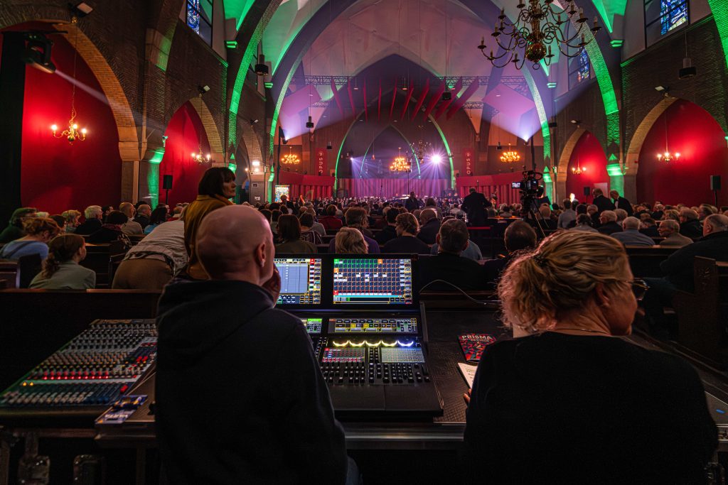 2025-10-25_ReflexionKerkMaastricht_ROCKATEER-BYV-001